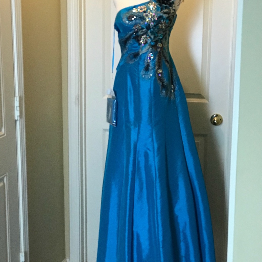 Aspeed Gown w/ Scarf